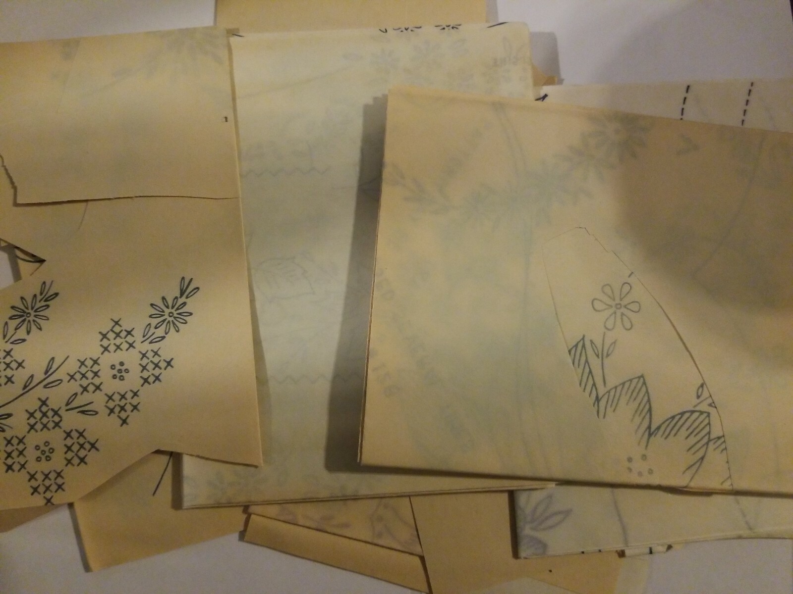 Sewing Transfers Pattern VOGART 128 Embroidery Painting Mr Mrs Cheerful Floral