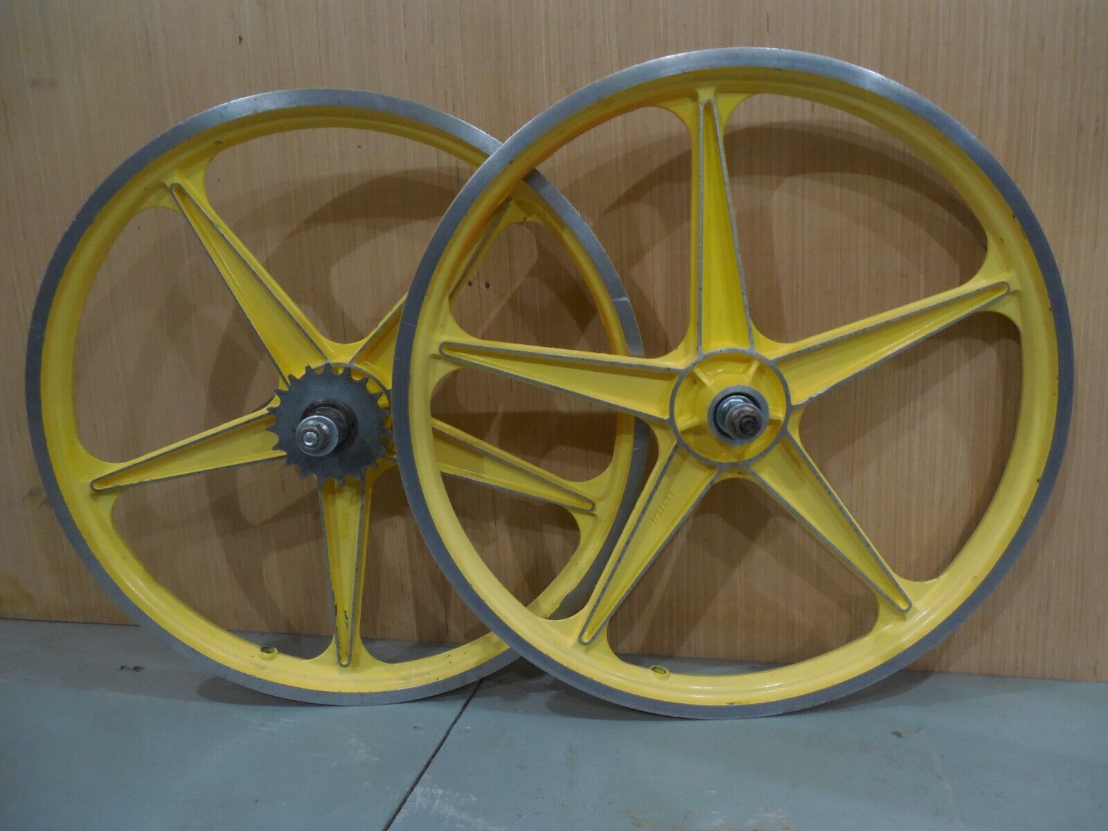 Lester Mag Wheel Rim Set Bendix 76 Old School 20 Lester Mag Wheel Rim Set Bendix 76 Old School 20