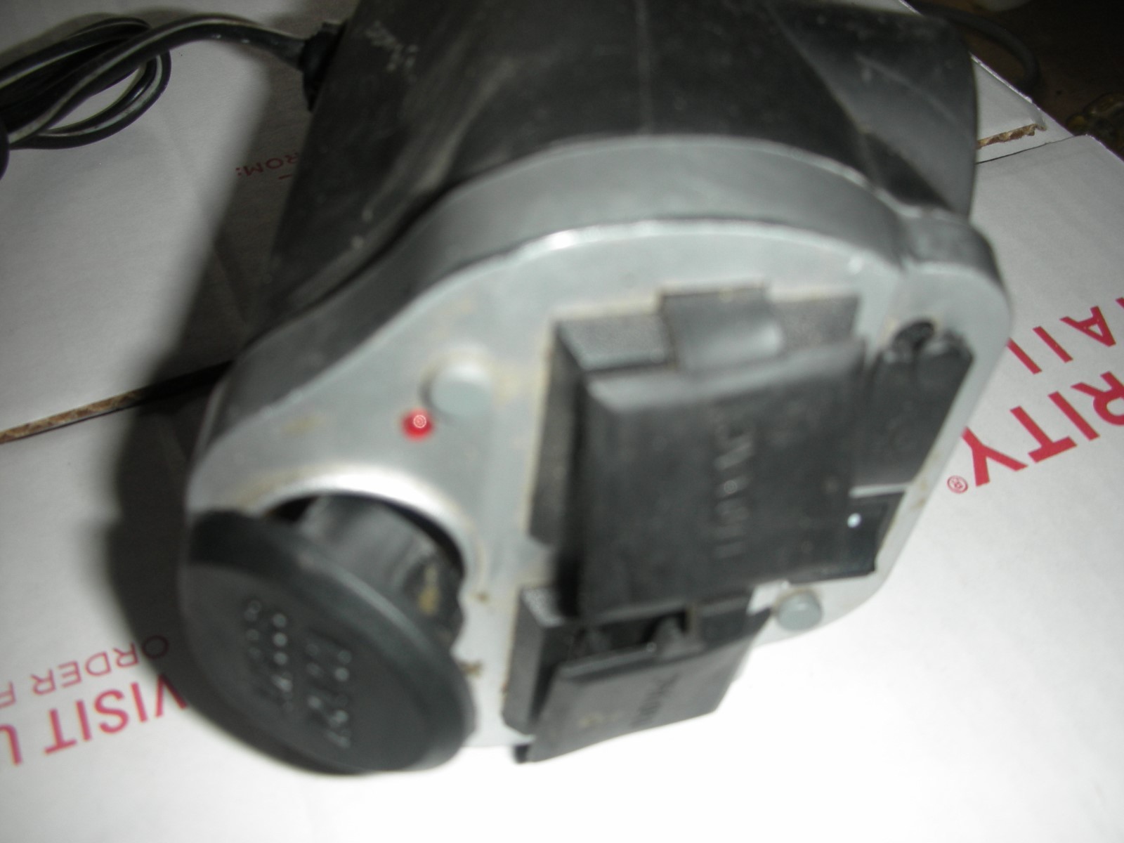 roadpro Power Inverter DC 12V to AC 110V 60Hz 200 watts