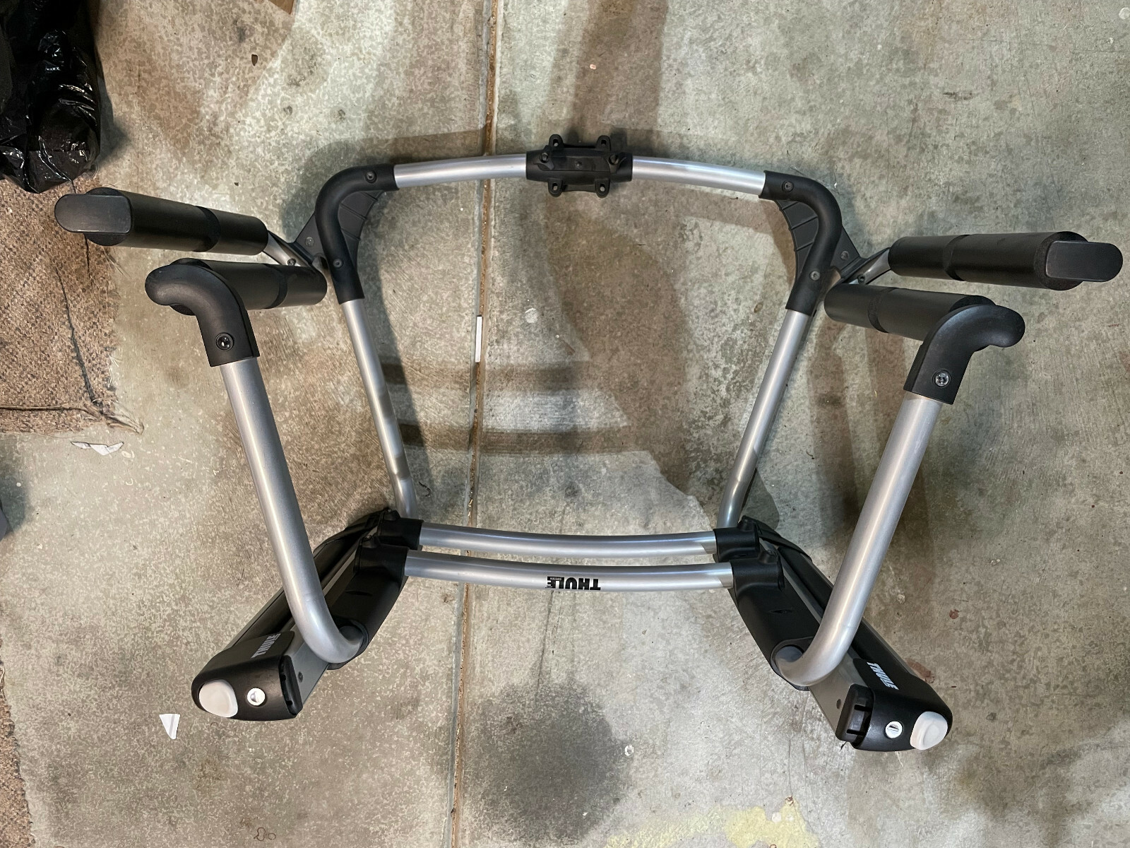 Thule Tram Ski / Snowboard Rack model 9033 with locks & keyのeBay公認海外通販