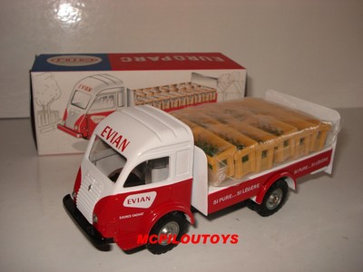 NOREV ICJ EUROPARC CAMIÓN RENAULT 2.5 T VOLQUETE CERVECERO EVIAN en 1/43°