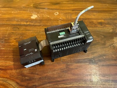 Omron sysmac CP1E-N40DR-A controller CP1W-8ER