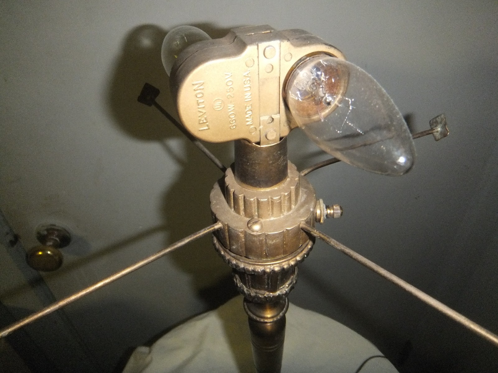 Oscar Bach Antique Table Lamp Base 18