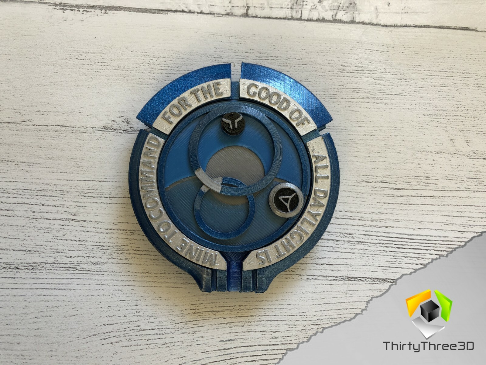 цепочка атака титанов развед корпус. обереги. амулет титанов. амулеты из титана. знак атлантов амулет.