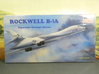 1/144 Plastic Kit Minicraft No. 11606 B-1A BOMBER USAF SUPERSONIC Sealed