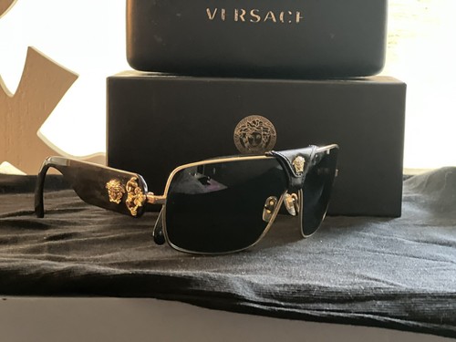GIANNI VERSACE ブラックサングラス(ケース無し) GIANNI VERSACE ブラックサングラス(ケース無し)