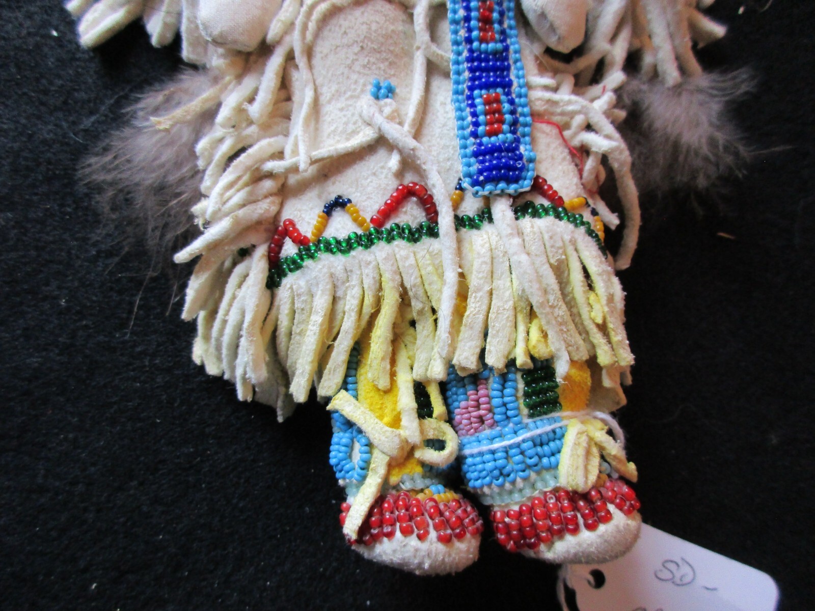 NATIVE AMERICAN BEADED LEATHER DOLL, SOUTH DAKOTA COLLECTOR  SD-0224*08220