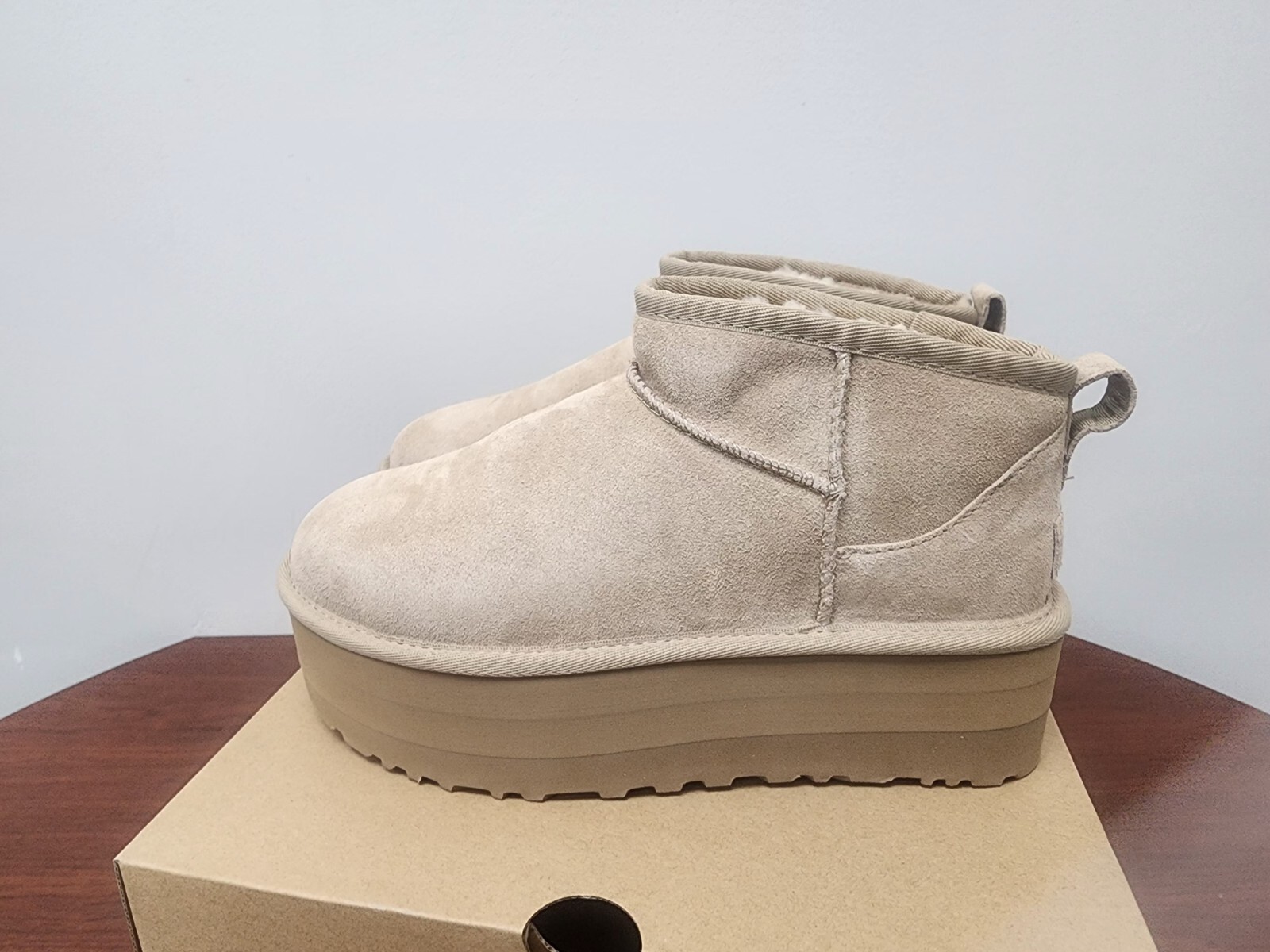 靴 UGG CLASSIC ULTRA MINI PLATFORM Sand UGG Kid's Classic Ultra Mini Platform in Sand