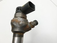 VW Touran II 5T 15-22 2,0 110KW Injektor Einspritzdüse Zyl.2 VW Touran II 5T 15-22 11.03.2016 04L130277AC gebraucht Vorschau 5