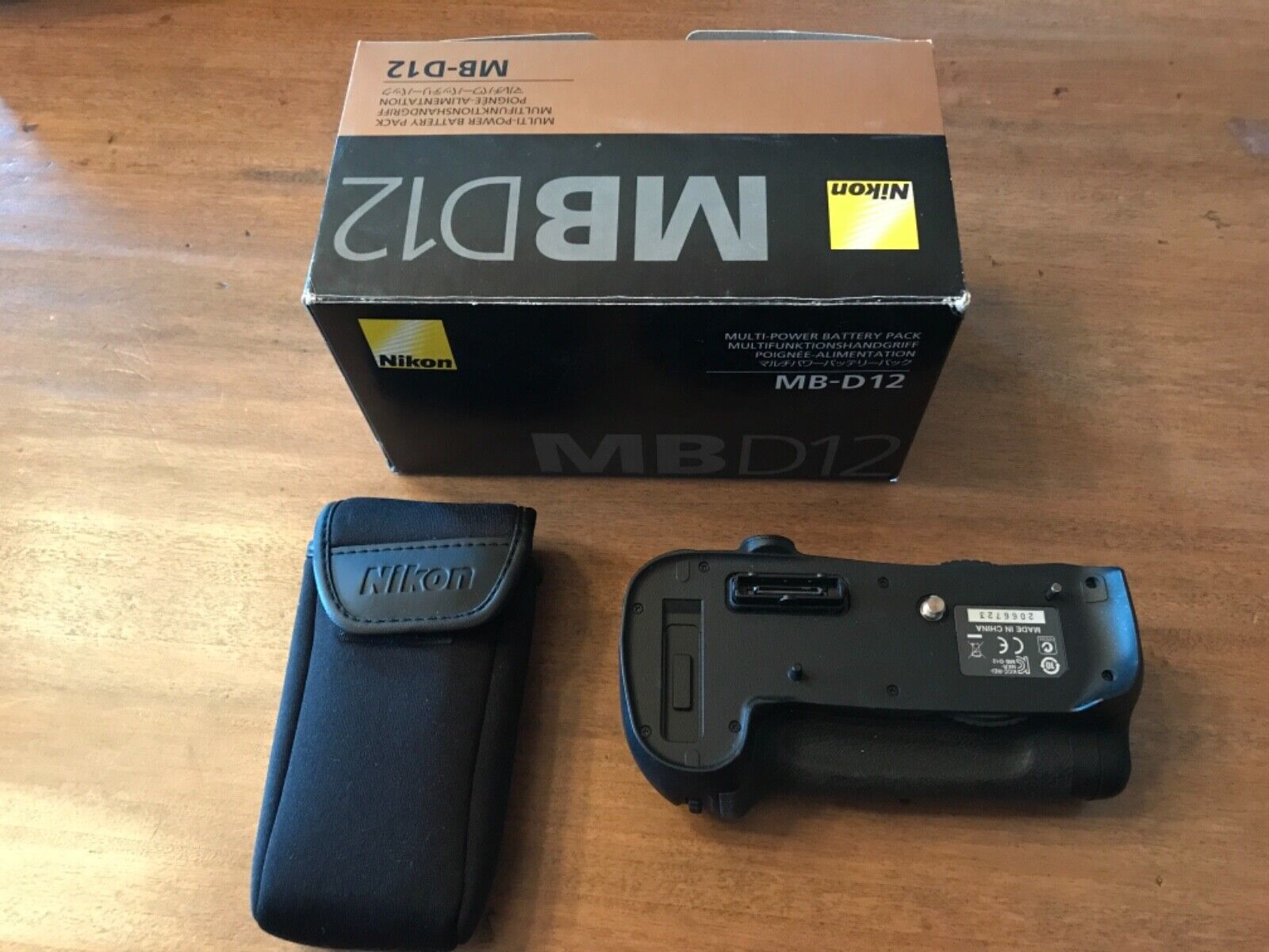 Nikon MB-D12 multi-power battery pack - used once | eBay Nikon MB-D12 multi-power battery pack - used once | eBay