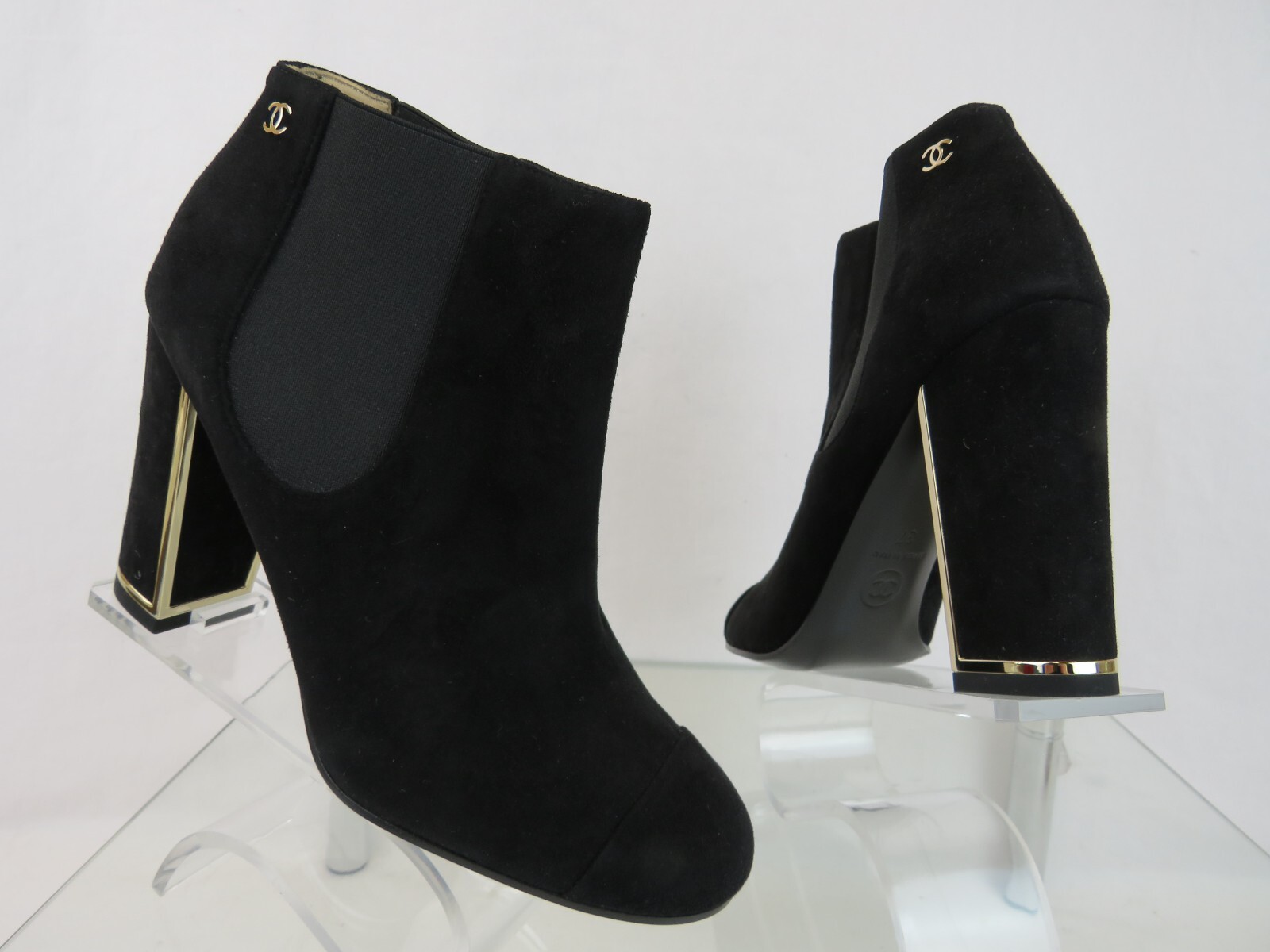 Pre-owned Chanel G31660 Black Suede Gold Logo Chelsea Heel Short Ankle Booties Pumps 37
