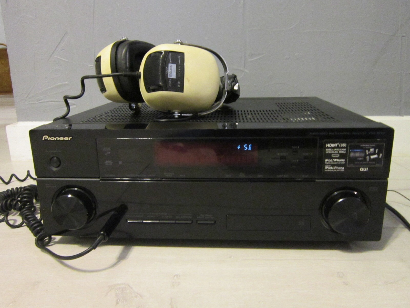 pioneer AVアンプ VSA-1020 1024px-Pioneer_VSX-1020-