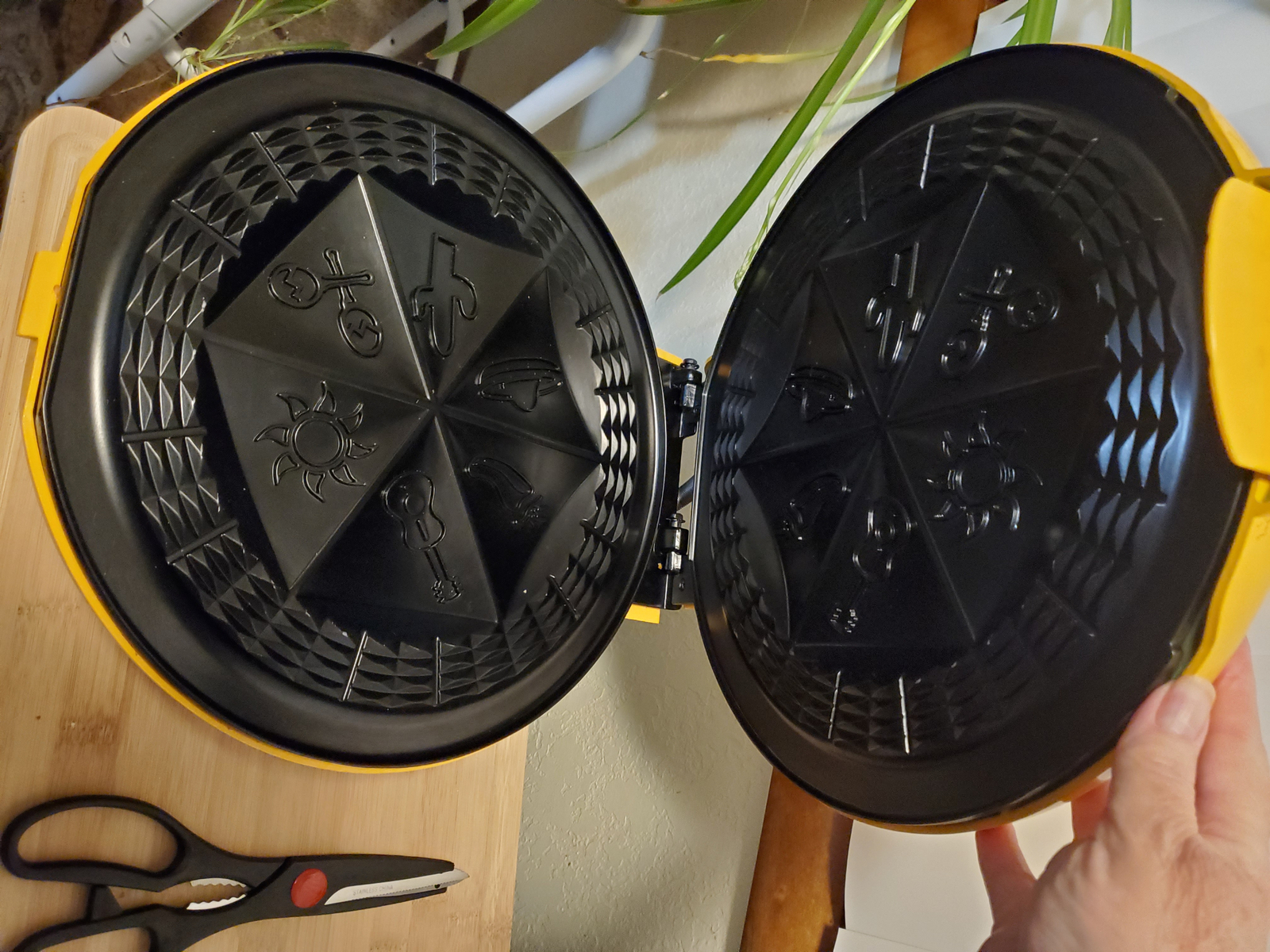 Rival 12" Yellow Quesadilla Maker 900 Watts Model QM100 For 1012