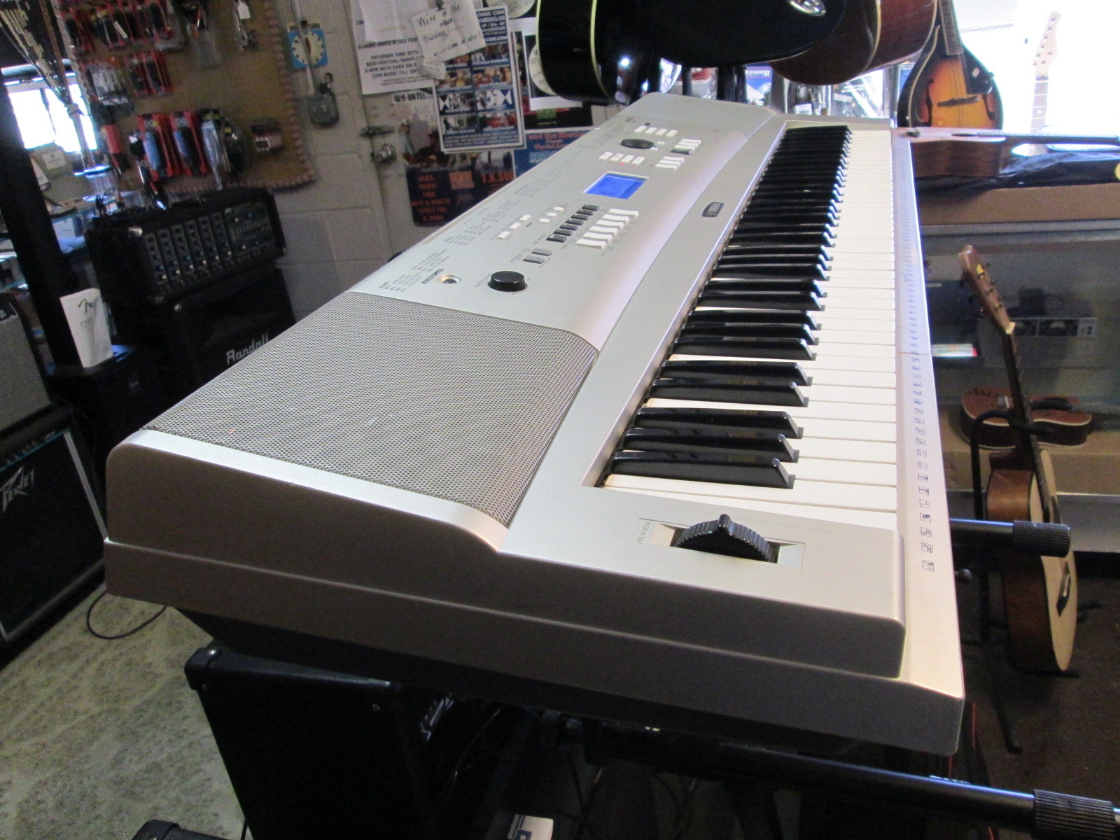 YAMAHA YPG235 ypg-235 76 key keyboard very clean / local pickup only