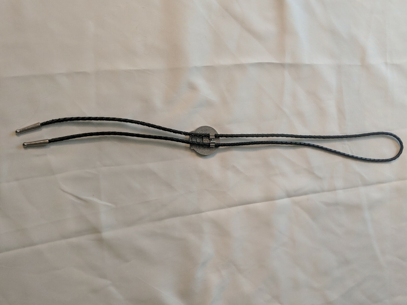 Siskiyou WOLF BOLO Vintage 1990~w/black Braided Leather Chord & Tips