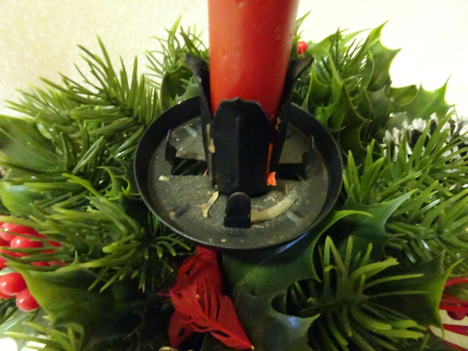 VINTAGE HURRICANE GLOBE IN FAUX FLORAL ARRANGEMENT-CHRISTMAS DECOR-RED CANDLE