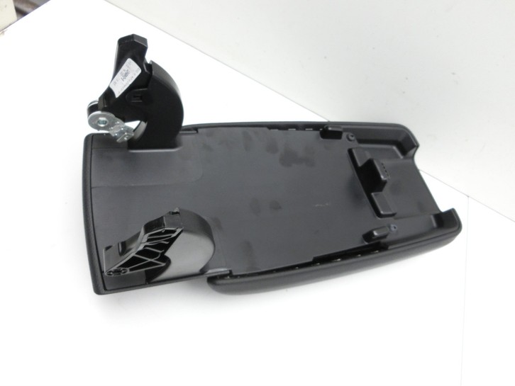 Mercedes W176 A200 12-15 Armlehne Mittelarmlehne Auflage Leder Schwarz mit roter Naht Mercedes W176 A200 12-15... Vorschau 4
