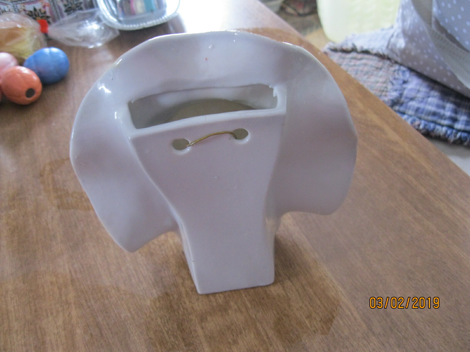 CERAMIC PORCELAIN HAT WALL HANGING VASE WITH ROSE BUDS