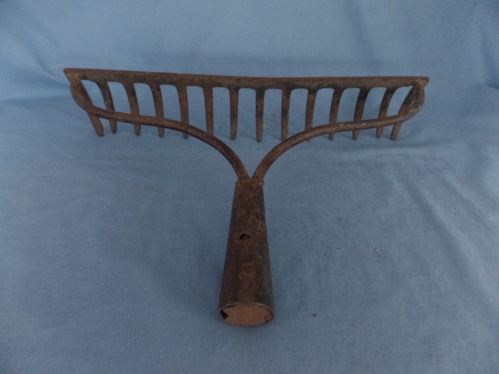 RUSTIC Metal RAKE HEAD Antique Vintage Farm Decor Rustic Repurpose 14 tines