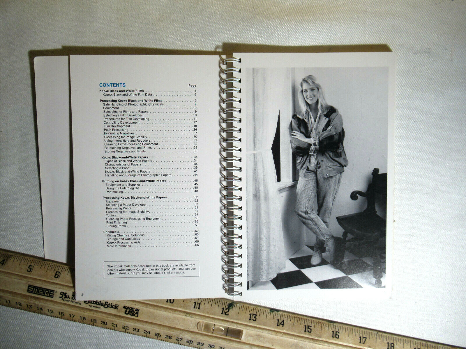Kodak Black & White Darkroom Dataguide 1988 8289092 VG Cond No Writing