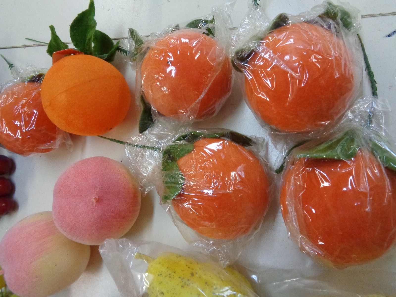 40 ASSORTED VINTAGE VELOUR FLOCKED   FRUIT FLORAL  CRAFTS  WREATHS c