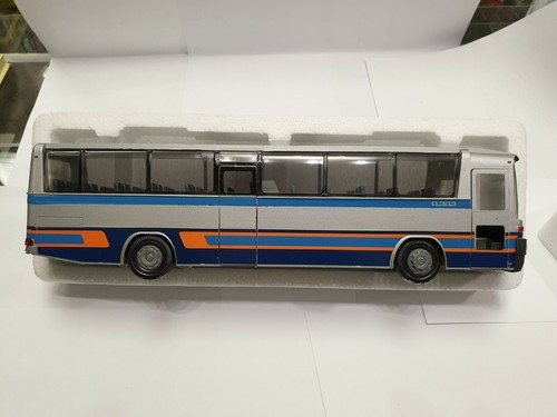 洋書 MERCEDES BENZ LASTWAGEN und OMNIBUSSE Mercedes-Benz: Lastwagen & Omnibusse 1896-1986 : Oswald