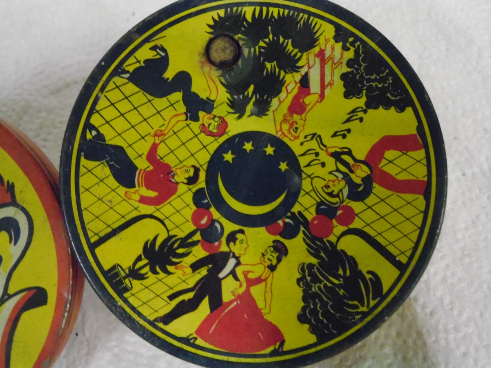 Vintage Tin Litho Noise Maker w/Wooden Handle~ Kirchhof, Newark NJ