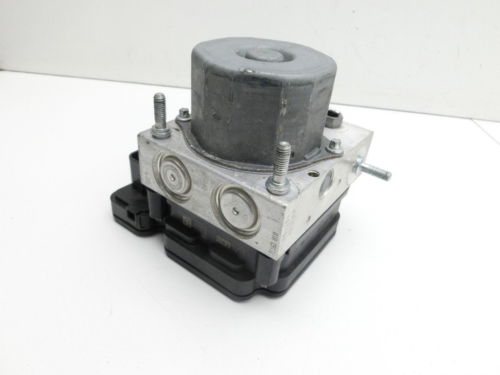 Mercedes W176 A180 15-18 ABS Steuergerät Aggregat Hydraulikblock Mercedes W176 A180 15-18 19.10.2016 A0004311500... Vorschau 3