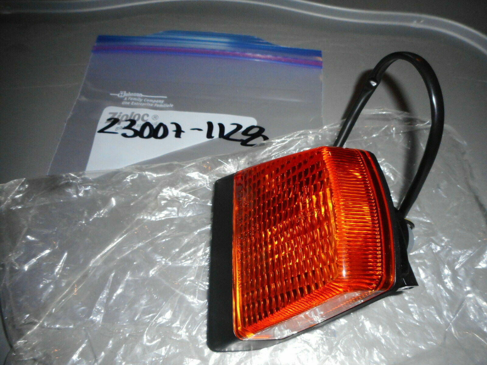 NOS Kawasaki ZX1000 NINJA 86-87 OEM Turn Signal Lamp Lens Complete