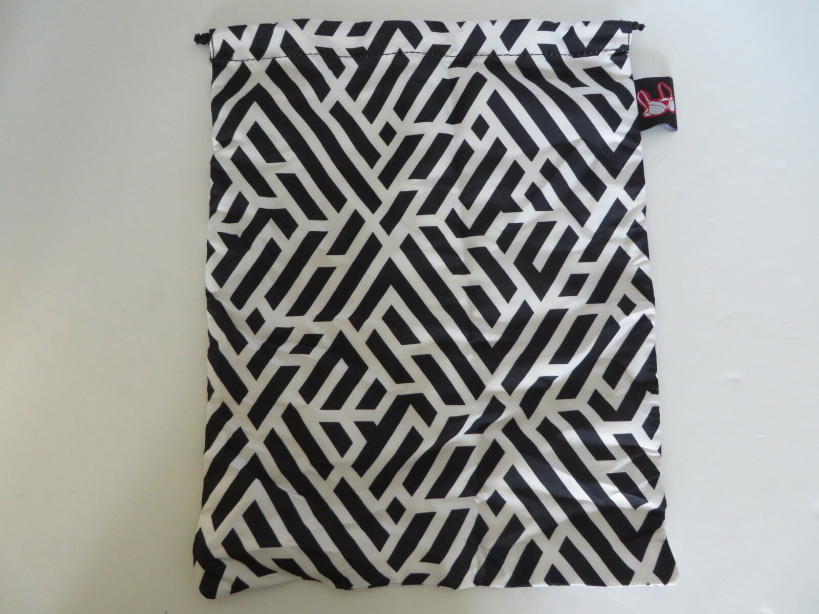 Hudson and Bleeker Labyrinth Onyx Travel Tote Trio In Clear Pouch #0108