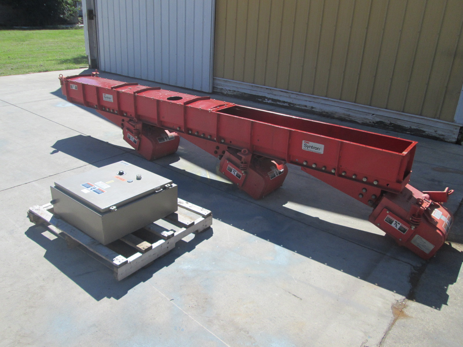 FMC Vibratory Conveyor ( Syntron Bulk Handling Equipment ) ( shaker conveyor )