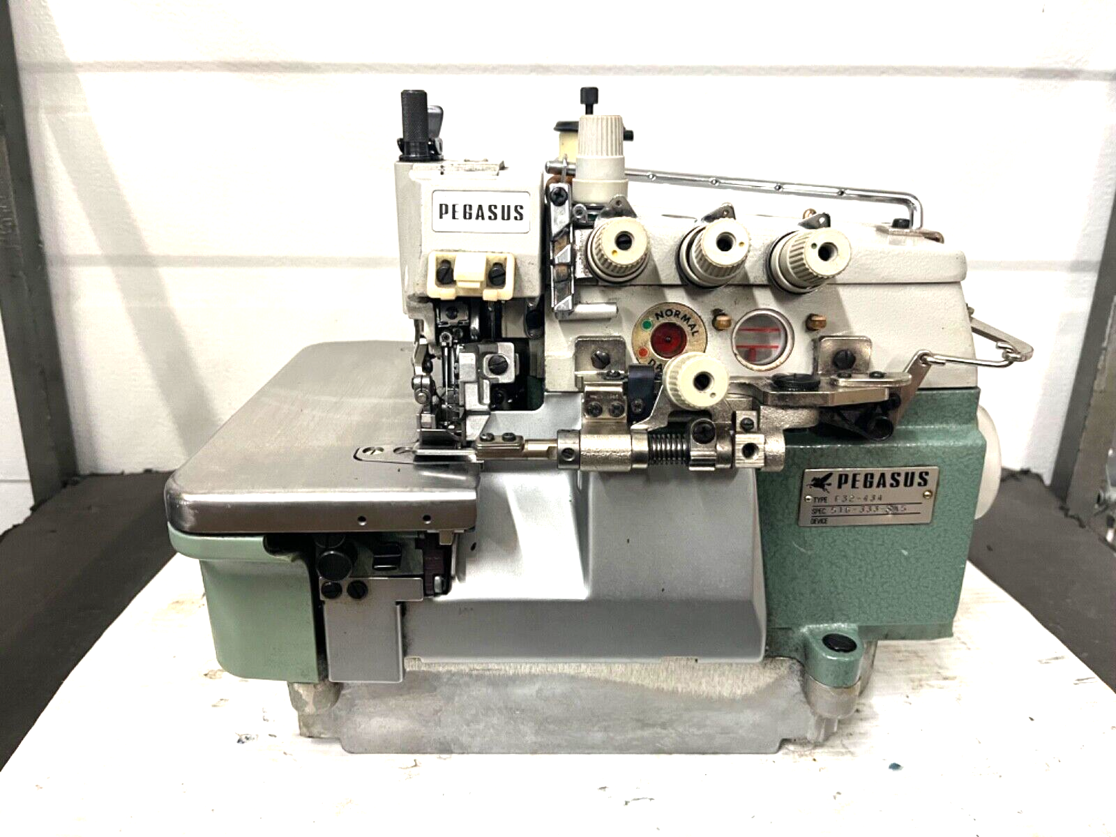PEGASUS E32-516 HD SAFETY STITCH W/SHIRRING HEAD ONLY PEGASUS E32-516 HD SAFETY STITCH W/SHIRRING HEAD ONLY