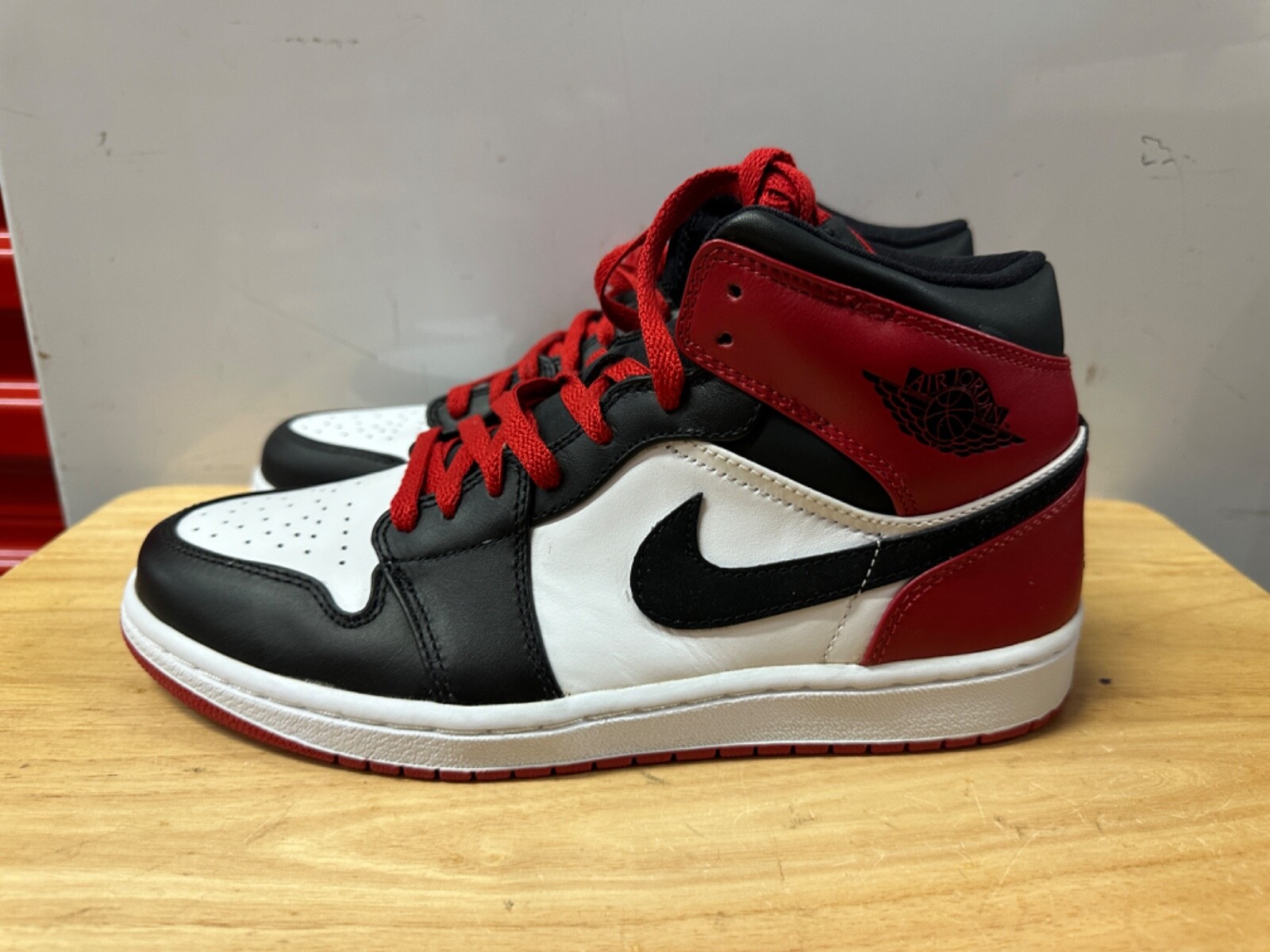 NEW Nike Jordan 1 Retro Old Love Black Toe 136085-102 Men's NEW Nike Jordan 1 Retro Old Love Black Toe 136085-102 Men's