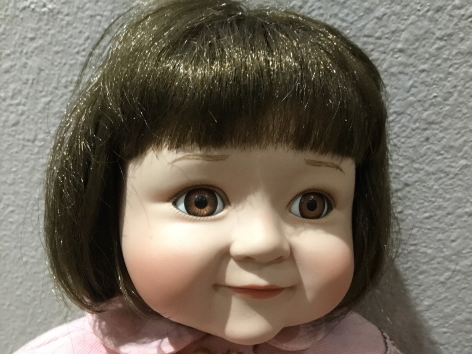 Barbara Madeja Betsy in Buttons porcelain doll Ashton Drake pink coat no hat 15