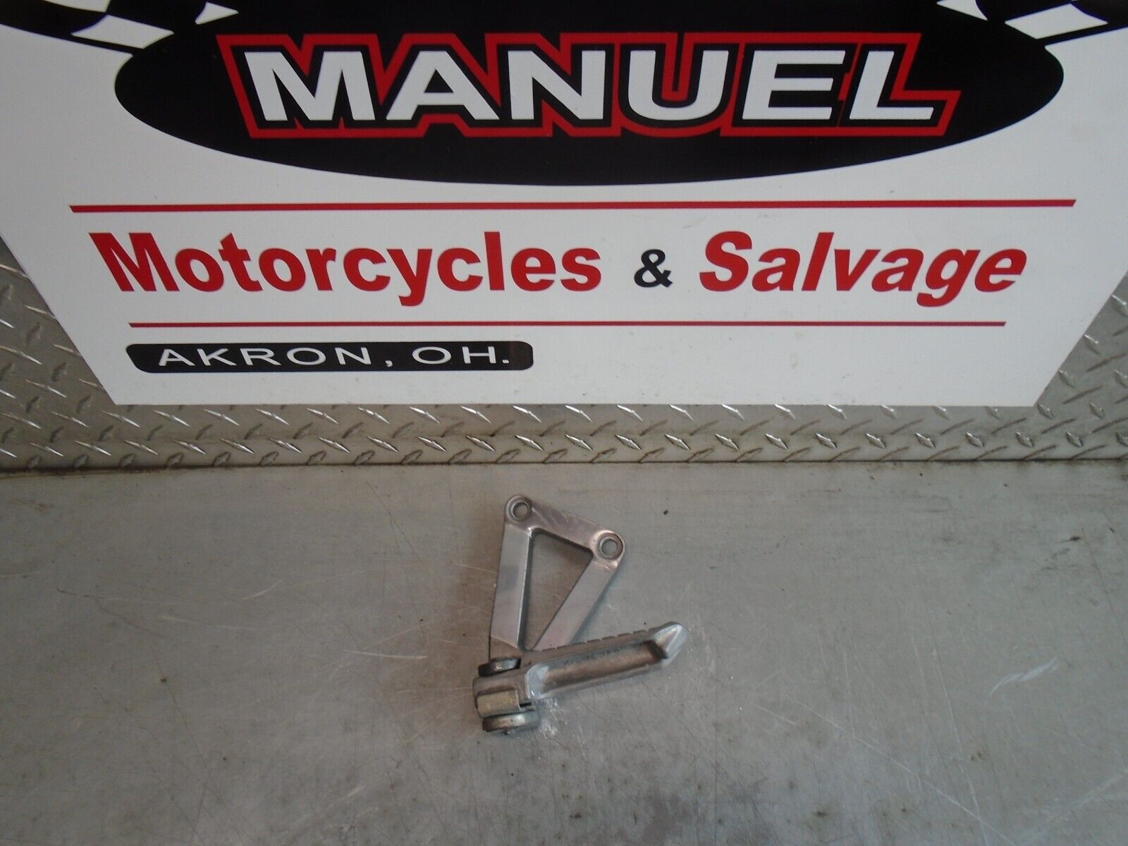 1996 KAWASAKI NINJA ZX9R STAY,RR,LH,G.GRAY 35011-1667-GD 1996 KAWASAKI NINJA ZX9R STAY,RR,LH,G.GRAY 35011-1667-GD
