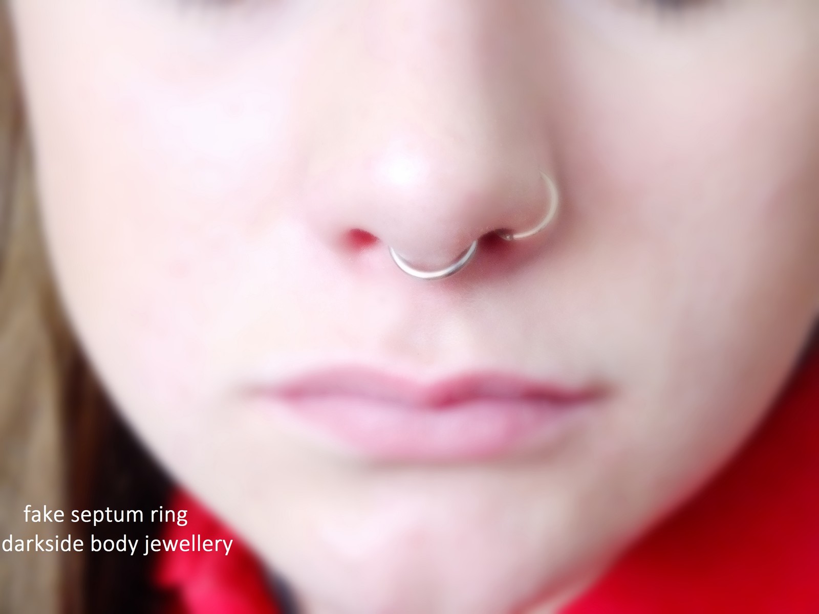 Obrázek k otázce: Falešný piercing do nosu?