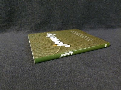 Book, Jewelry,edited by Sue Simmons from Great Britian, NICE, with many pictures
