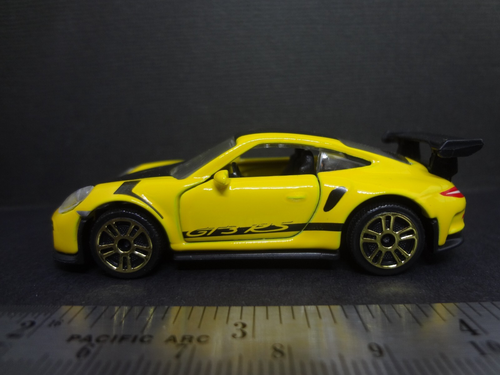 【レア】ポルシェ911GT3RS イエローミニカー 1/64 レア】ポルシェ911GT3RS イエローミニカー 1/64