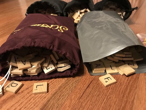 1085 Scrabble Wooden Letters Replacement Tiles Plastic Stars Crafts (A5)