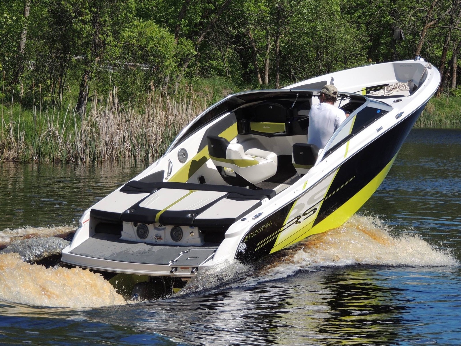 2013 Four Winn’s RS 225HP Volvo Engine and Outdrive 80 Hours