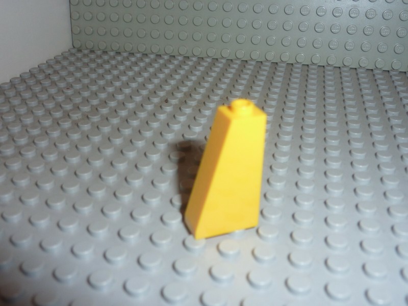 Lego Yellow Slope Brick 4460 / Set 8431 8438 8460 1489 8828 8169 4514 6753 ...