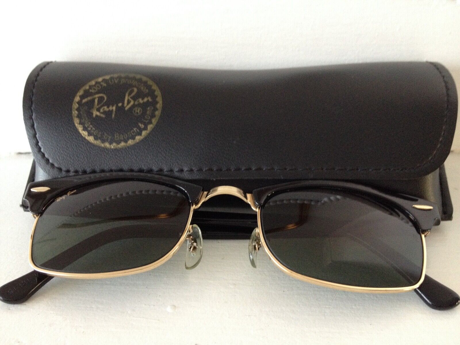 EXC VTG *W1481* B&L RAY BAN USA BLACK/GOLD CLUBMASTER SQUARE EXC VTG *W1481* B&L RAY BAN USA BLACK/GOLD CLUBMASTER SQUARE