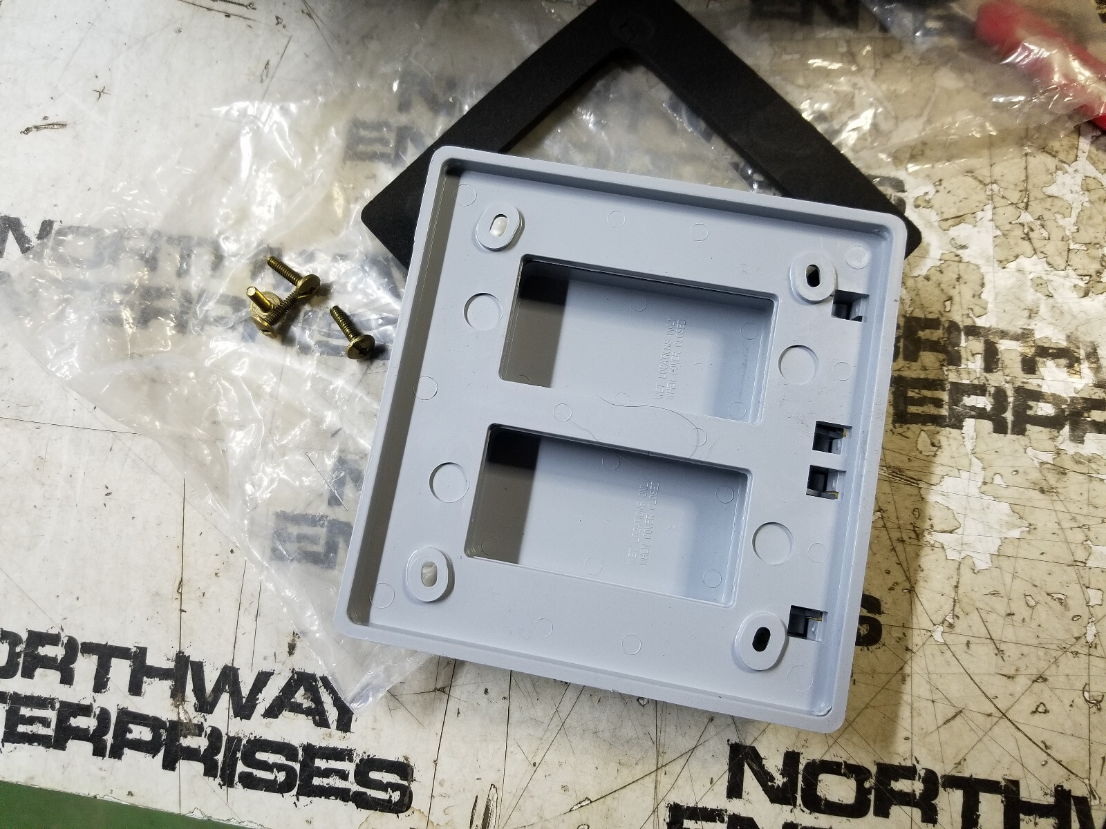 SCEPTER VSDD202 PVC WP DBL GANG COV. DBL DOOR DUP. REC. VSDD20-2 - Picture 3 of 5