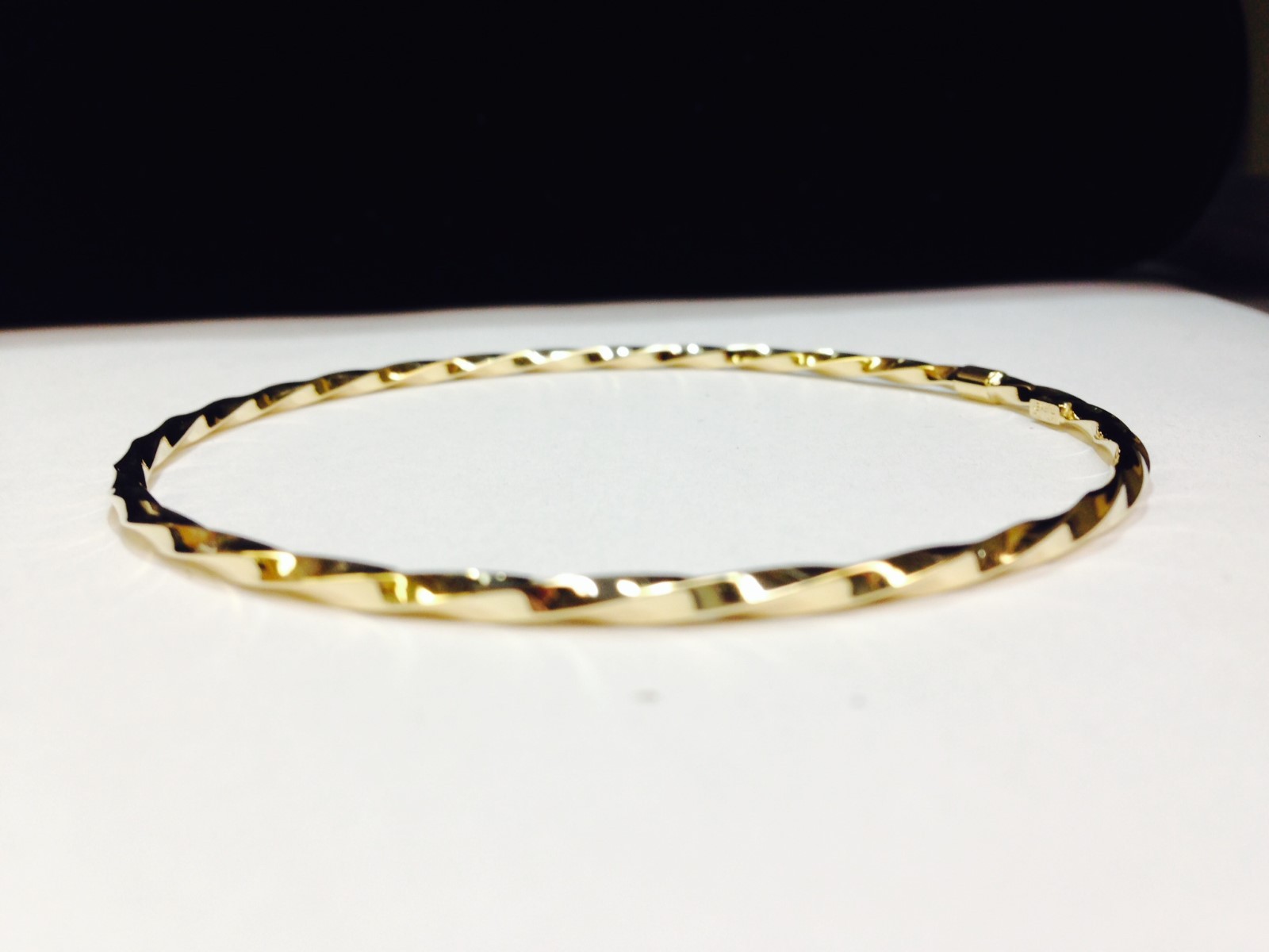 Pre-owned R C I 14k Yellow Gold 8" Slip-on Stackable Twisted Bangle/bracelets 2.8 Grams 2.5mm In No Stone