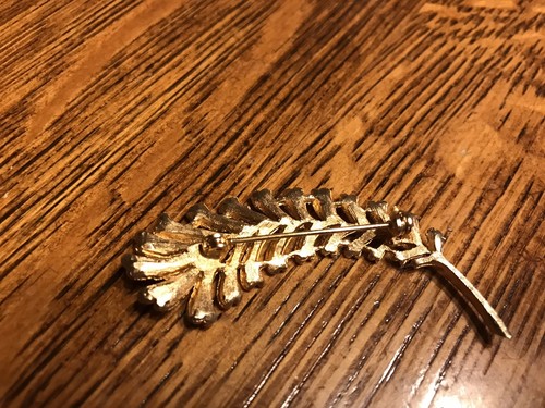 Vintage Feather Pin Gold Toned Metal Rhinestones-2603