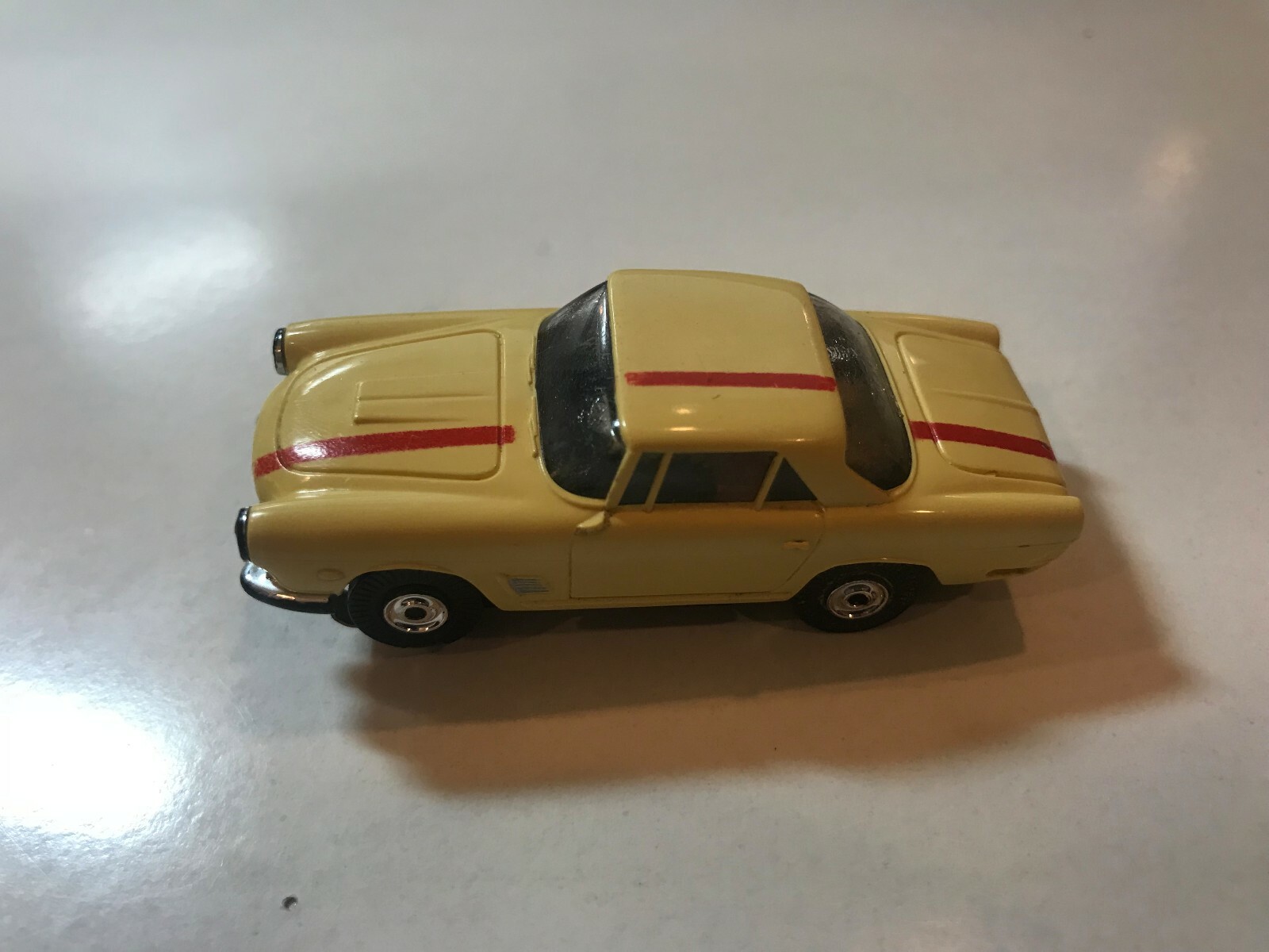 Aurora / T Jet Vintage - Maserati - Yellow/Red Stripe - HO Slot Car
