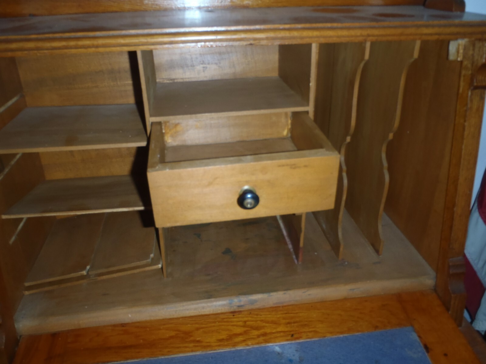 RARE VINTAGE OAK WOOD SECRETARY DESK FURNITURE ,NICE AND DURABLE