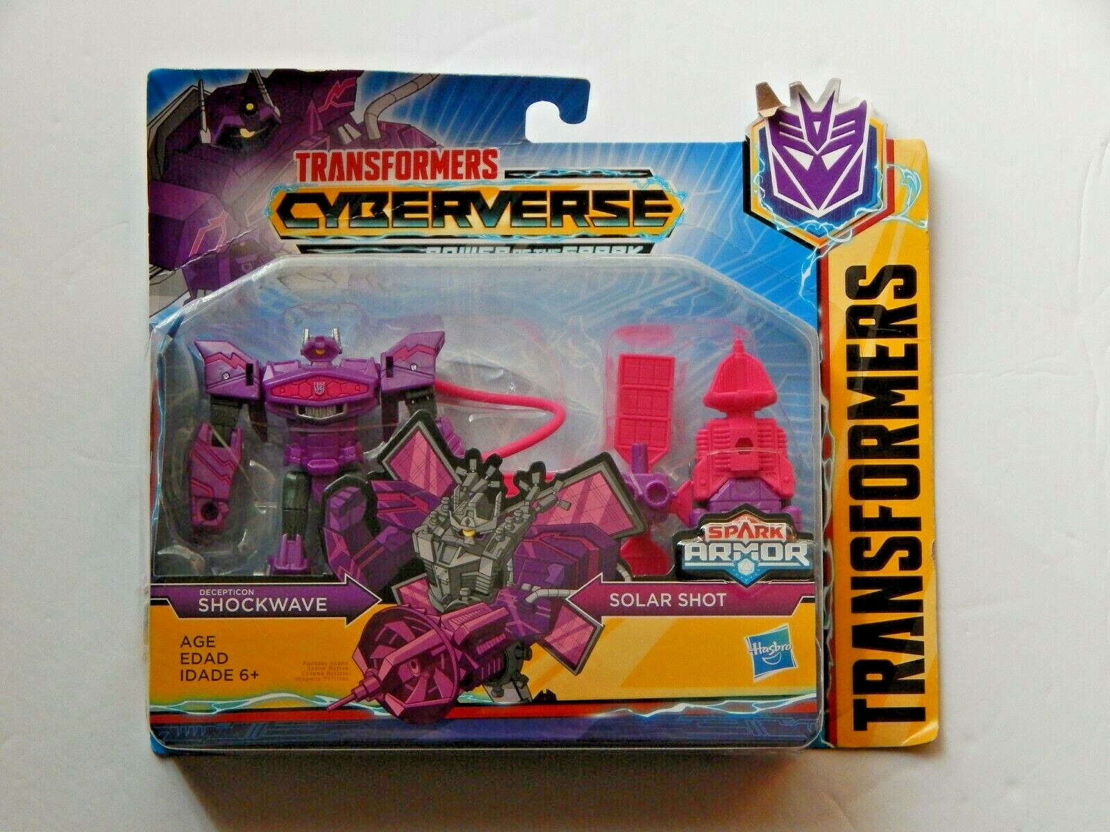 Трансфомеры битва за тёмную искру. Трансформеры кибервселенная бамблби игрушка трансформер. Transformers spark. Трансформеры битва за темную искру. Transformers cyberverse spark armor.