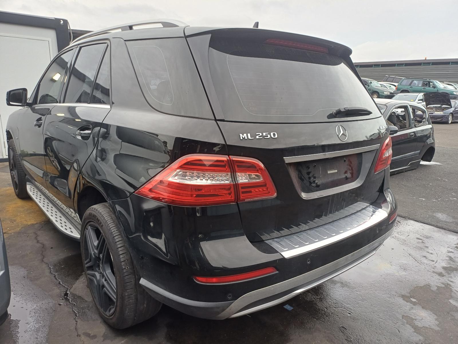 2012 Mercedes-benz M Class MERCEDES BENZ W166 03/2012-01/2016 LEFT DOOR MIRROR BLACK MANUAL FOLD image 5