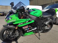 2009 09 KAWASAKI ZX 1000 ZX10 E8F NINJA ZX10R SPORTS BIKE NEW MOT LOW MILES